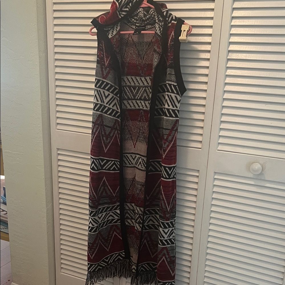 #0978+ Geometric Patterned Sleeveless Cardigan - Picture 1 of 8